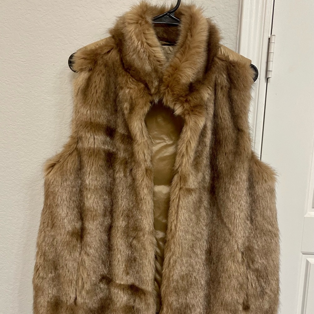 BNW\OT Sam Edelman Medium Faux fur vest
